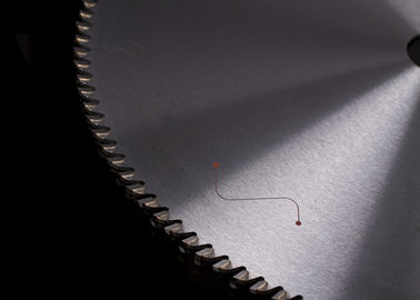 Πλαστικός κόπτης TCT λεπίδων πριονιών κοπής κολοφωνίου με την αυλάκωση 305x2.0x120mm αντι-κλονισμού